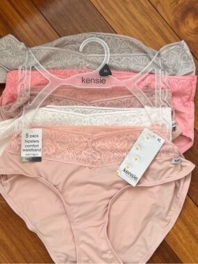 NWT Kensie Hipster Panty Set
